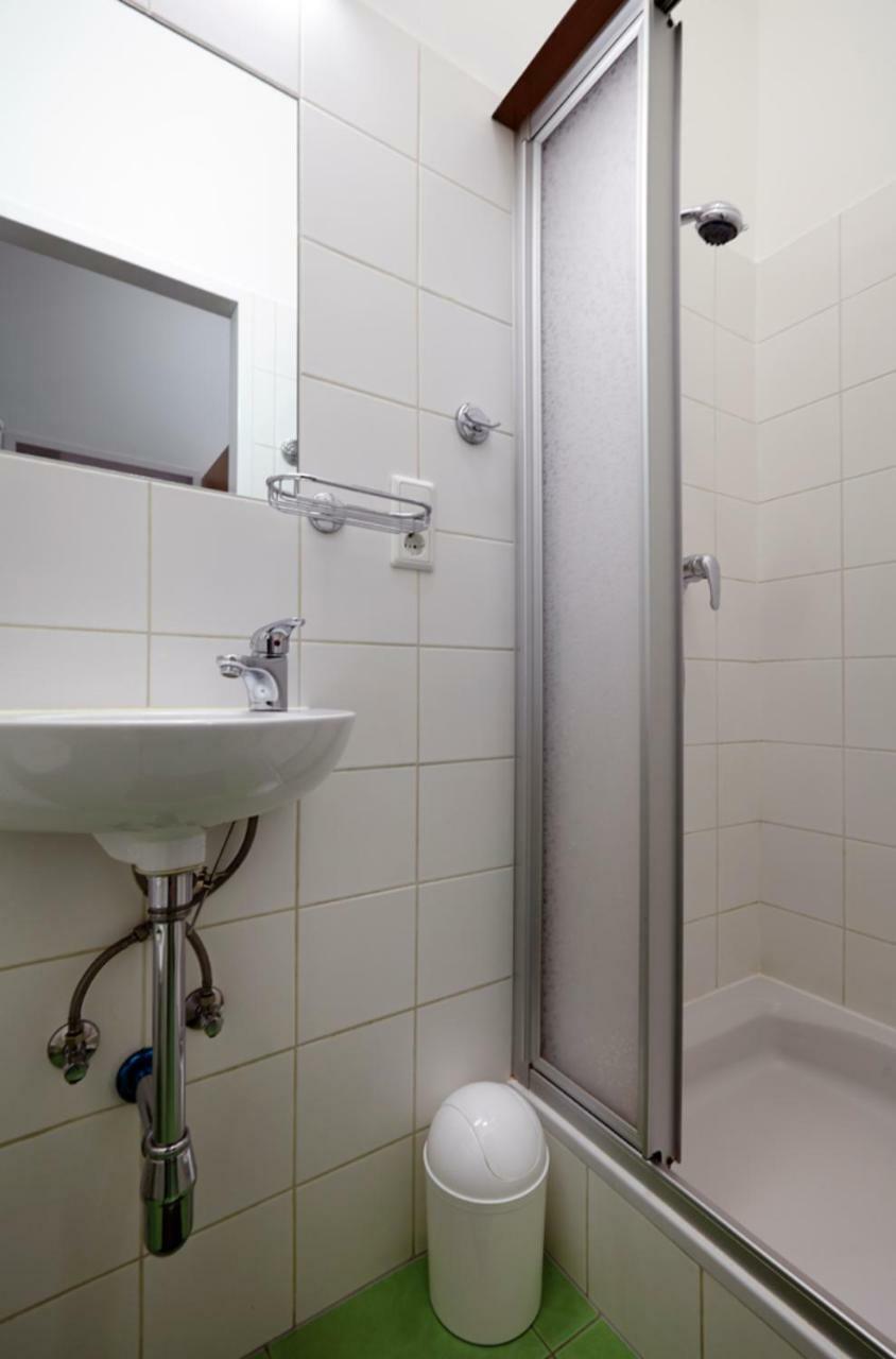 Lovely Apartments In A Quiet Area Close To The City Center Vienne Extérieur photo